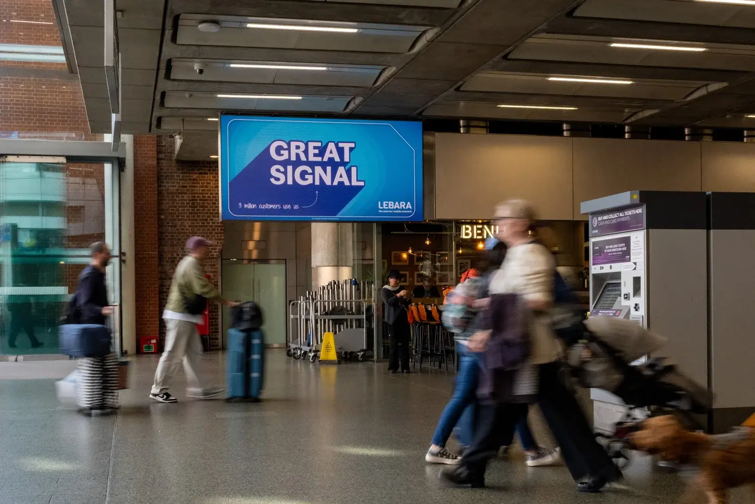 Lebara Great Signal Fast Data outdoor campaign in London, placement 14